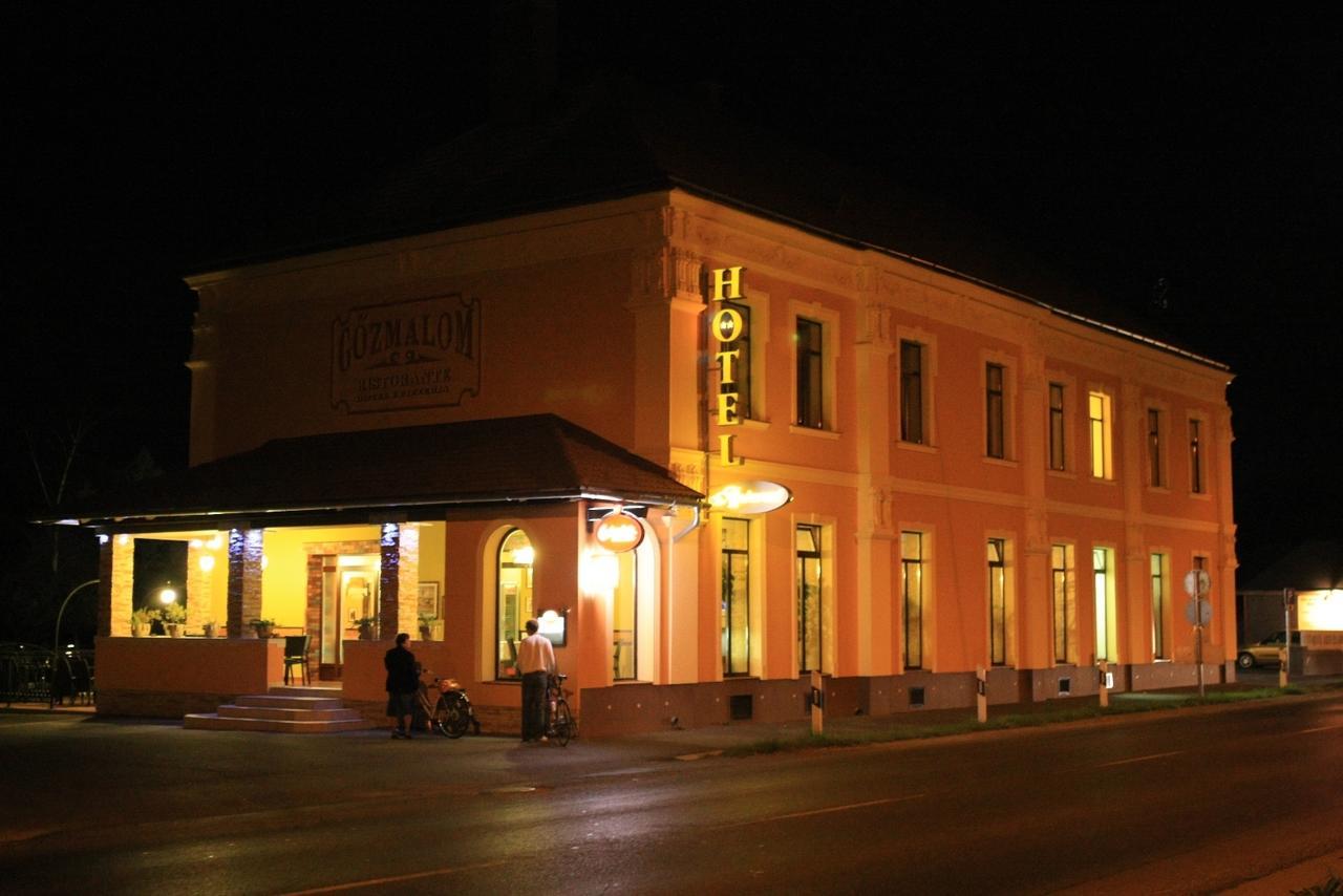 Bed and Breakfast Gőzmalom Étterem és Panzió Körmend Esterno foto