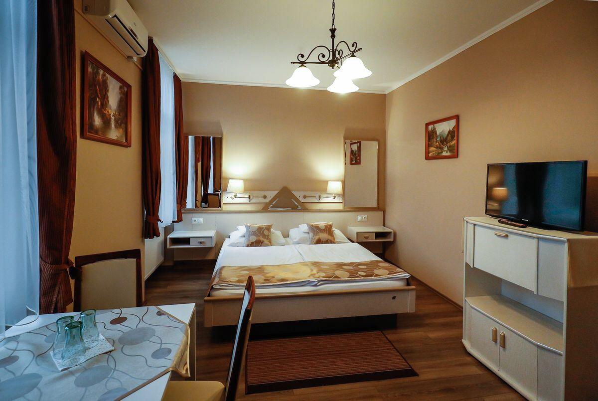 Bed and Breakfast Gőzmalom Étterem és Panzió Körmend Esterno foto