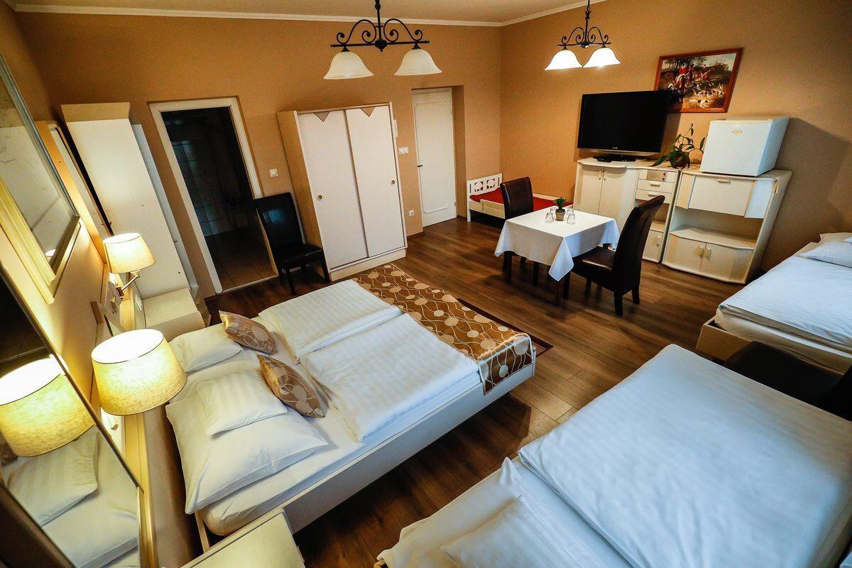 Bed and Breakfast Gőzmalom Étterem és Panzió Körmend Esterno foto