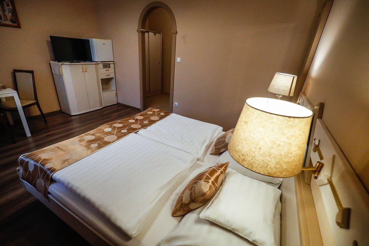 Bed and Breakfast Gőzmalom Étterem és Panzió Körmend Esterno foto